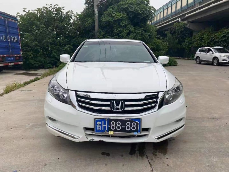 广州13年本田雅阁1