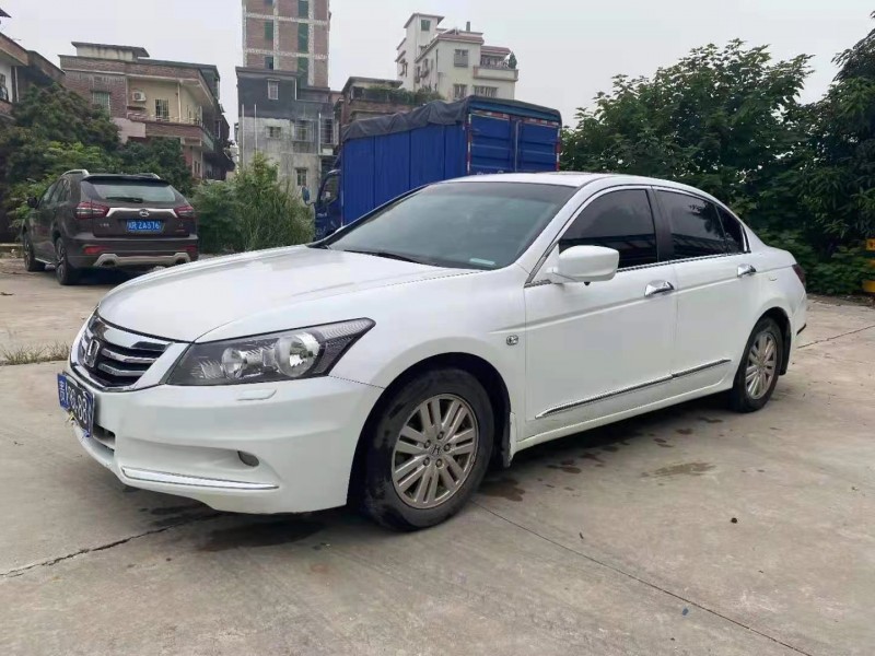 广州13年本田雅阁4