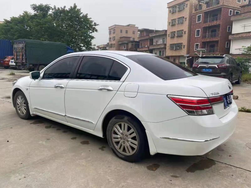 广州13年本田雅阁5