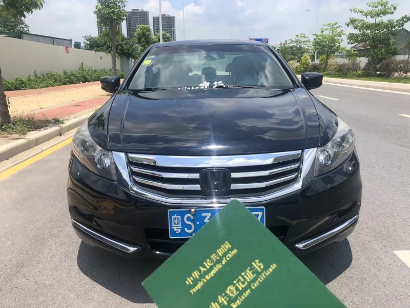 广州13年本田雅阁1