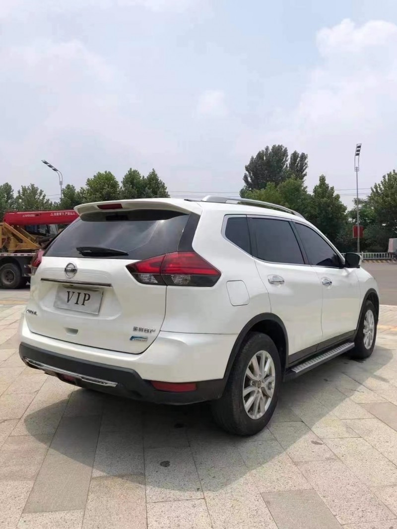 紹興19年日產奇駿5