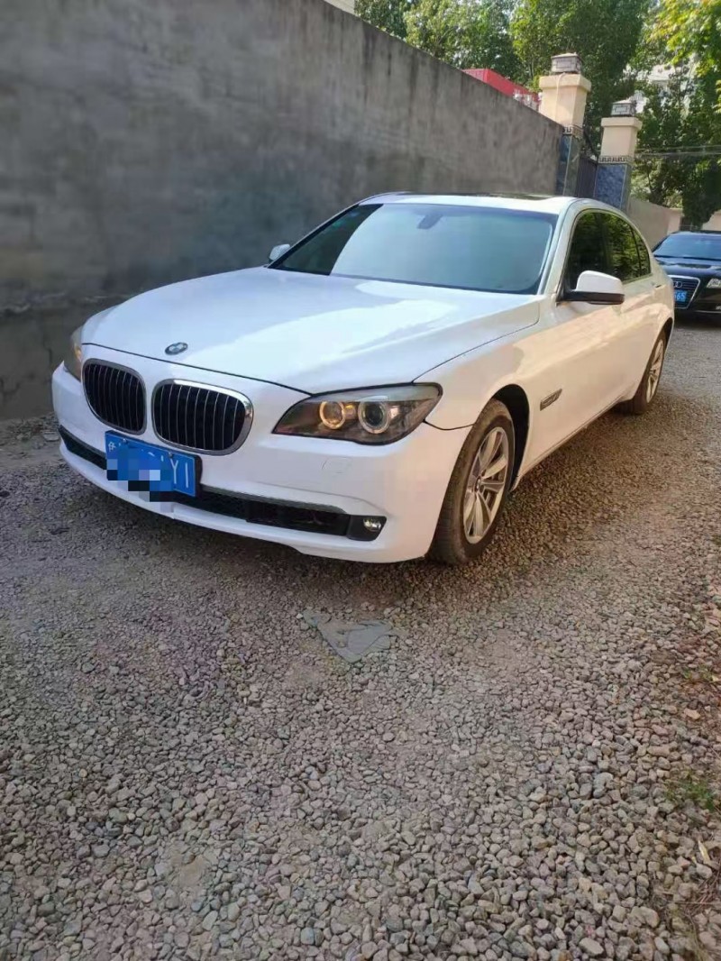 保定11年宝马7系8