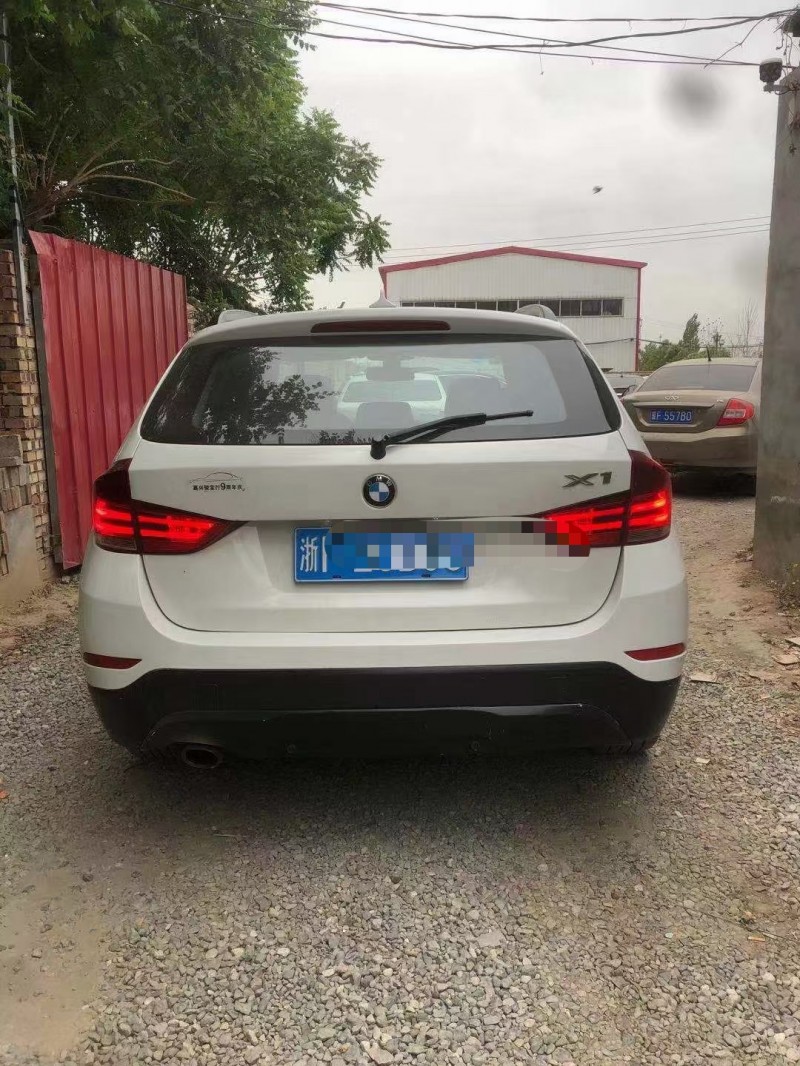 保定13年宝马X12