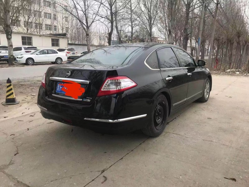 保定12年日产天籁3