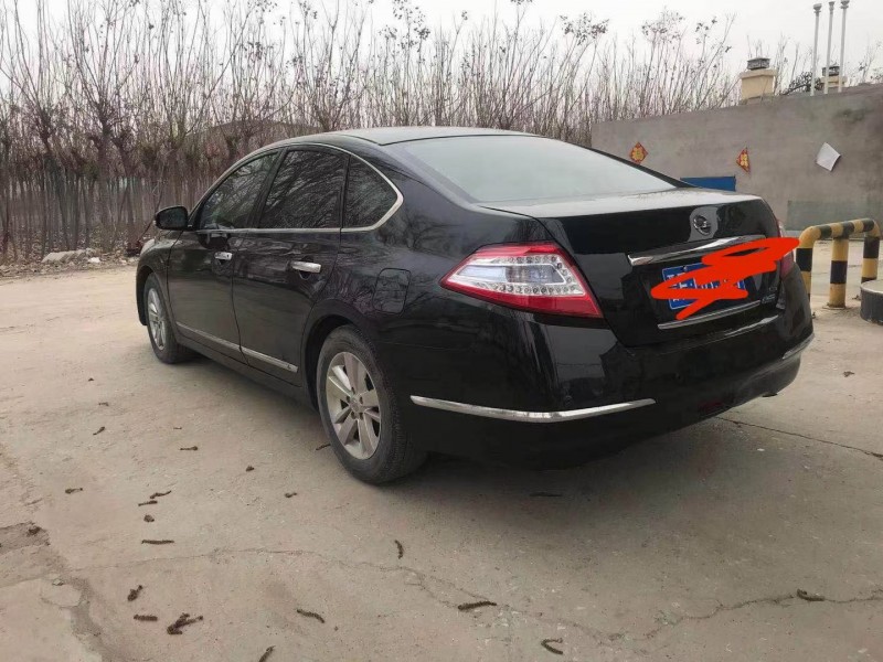 保定12年日产天籁5