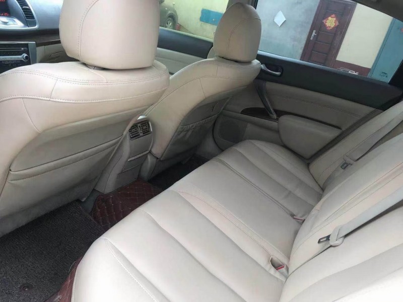 保定12年日产天籁6