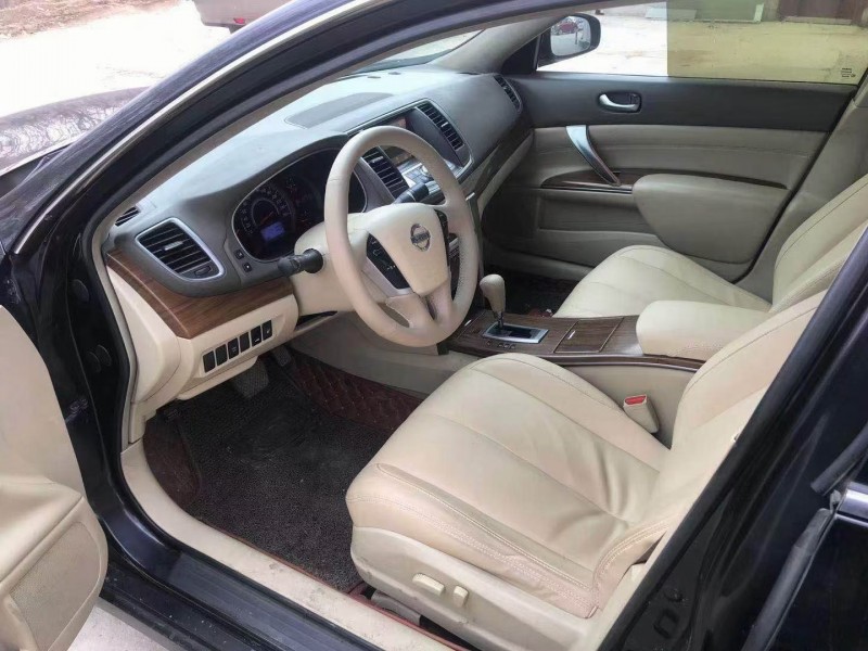 保定12年日产天籁8