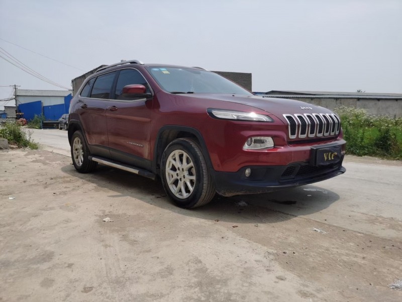 蚌埠17年Jeep自由光2