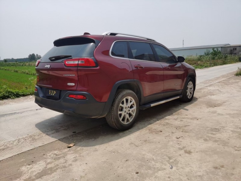 蚌埠17年Jeep自由光7