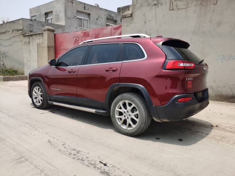 蚌埠17年Jeep自由光9