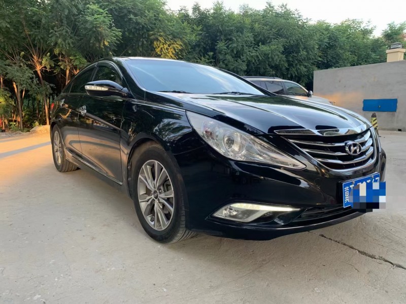 保定15年现代索纳塔八2