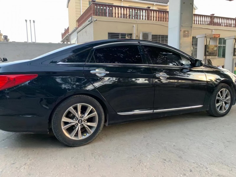 保定15年现代索纳塔八4