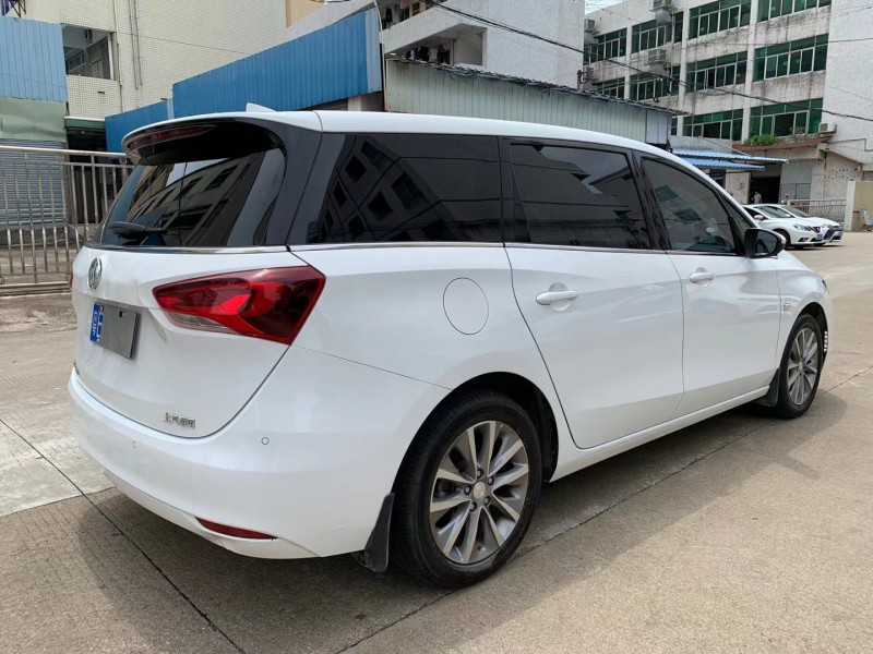 中山20年别克GL65