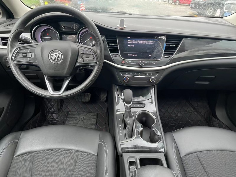 中山20年别克威朗8