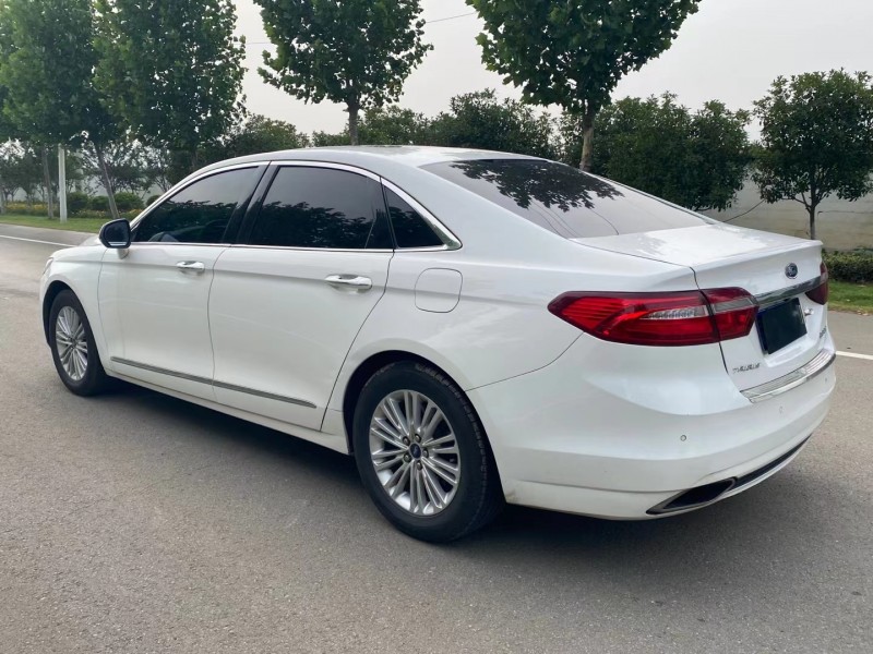 徐州16年福特金牛座3