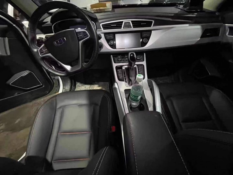 武汉19年吉利博越2