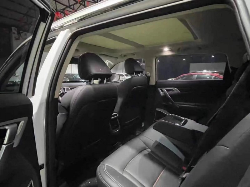 武汉19年吉利博越4