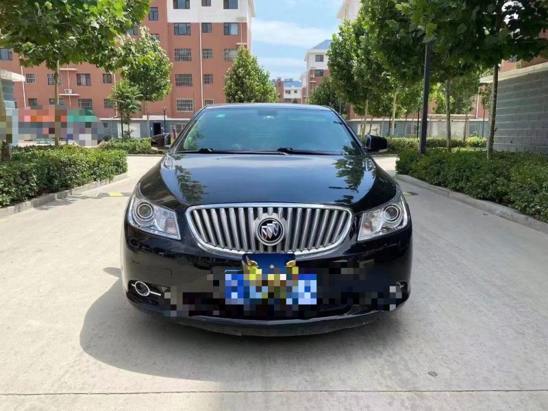 青岛09年别克君越1