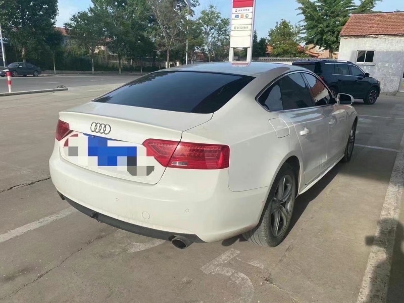 青岛15年奥迪A58