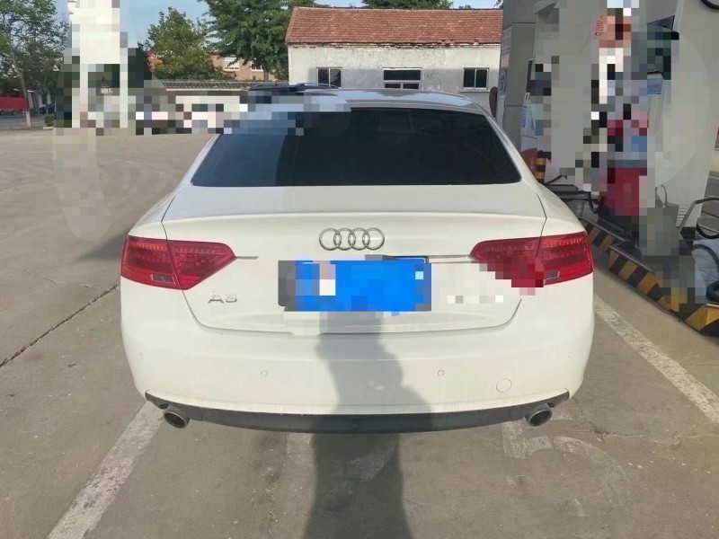 青岛15年奥迪A59