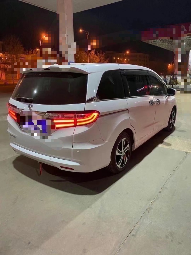 青岛17年本田奥德赛2