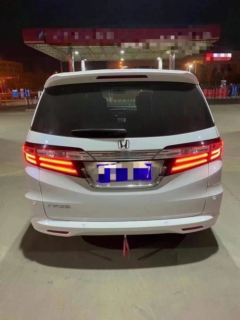 青岛17年本田奥德赛1