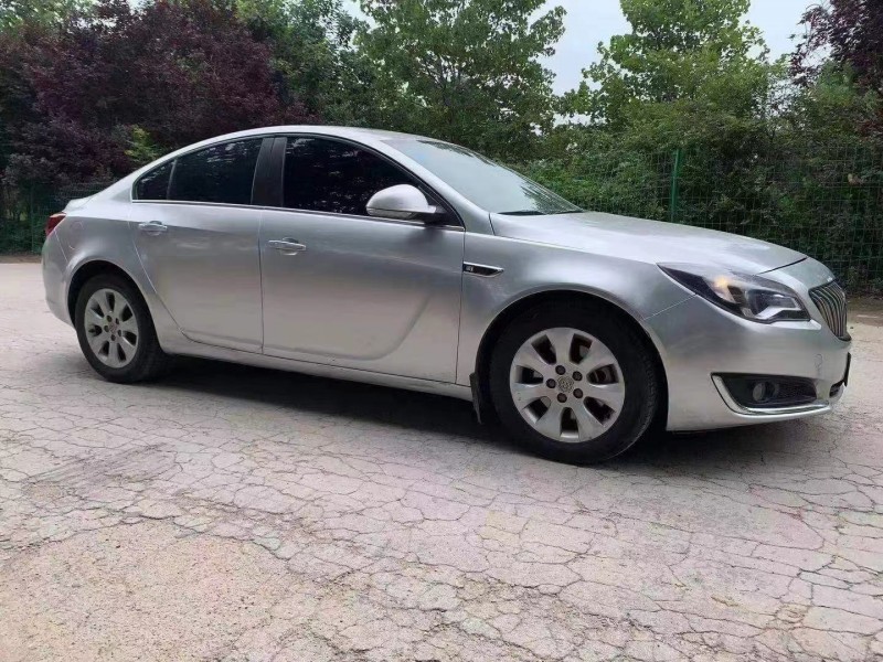 济宁16年别克君威3