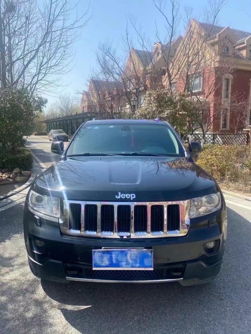青島13年Jeep大切諾基8