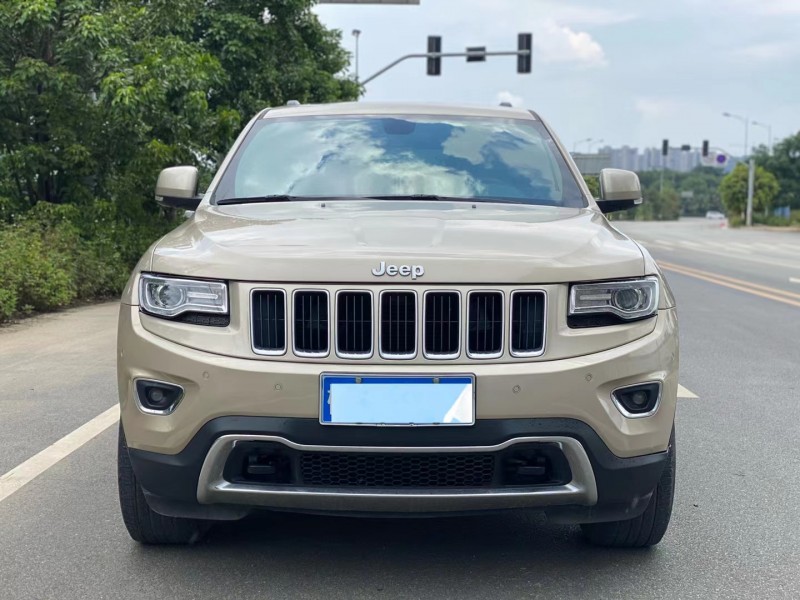 柳州17年Jeep大切諾基9