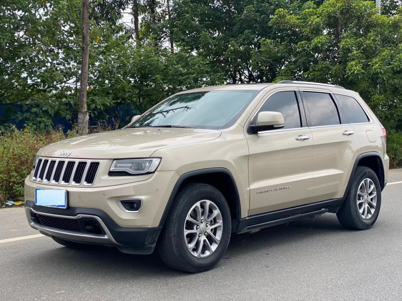 柳州17年Jeep大切諾基8