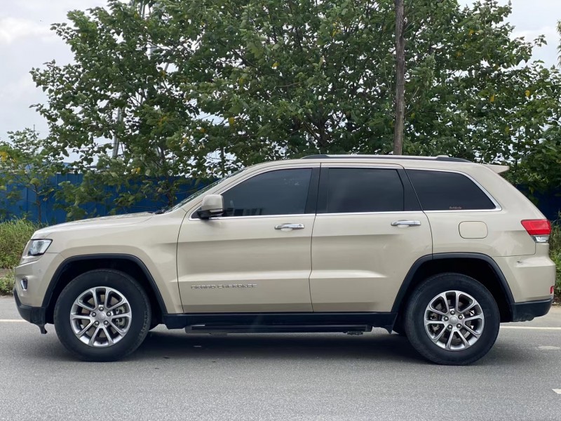 柳州17年Jeep大切諾基7