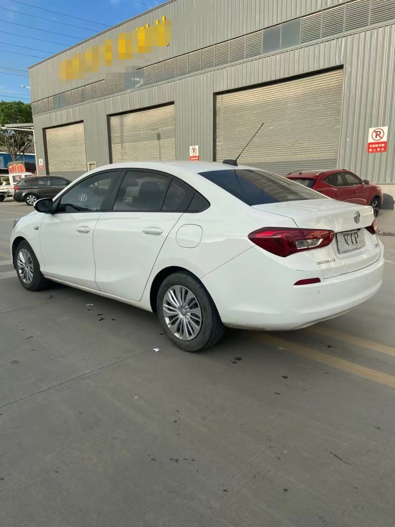 东莞18年别克凯越5