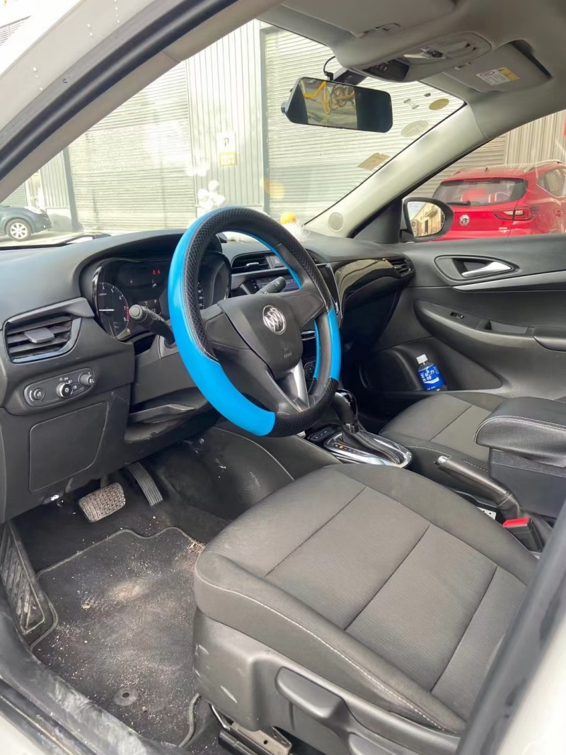 东莞18年别克凯越8