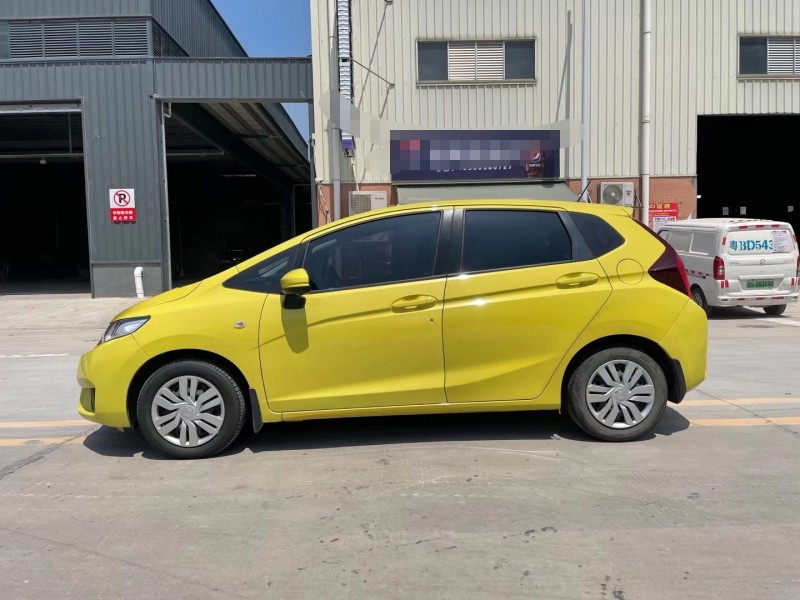 东莞17年本田飞度1