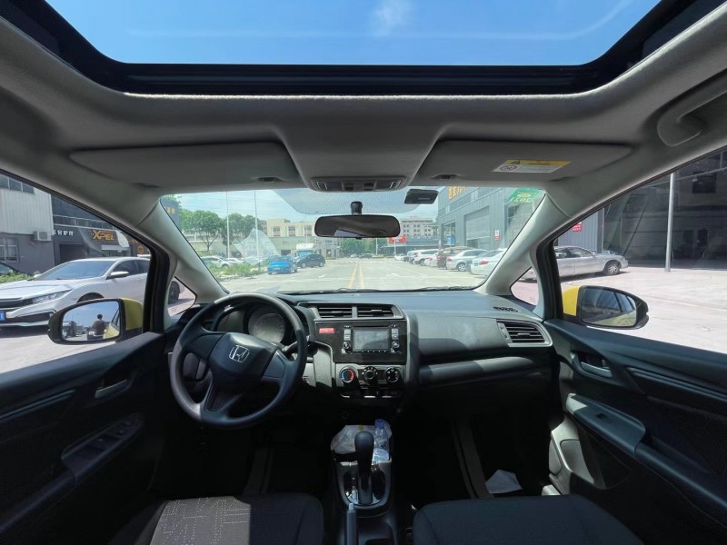 东莞17年本田飞度8