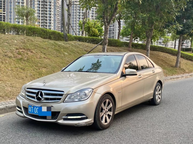 广州12年奔驰C8