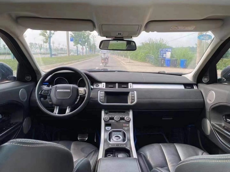 成都14年路虎极光5