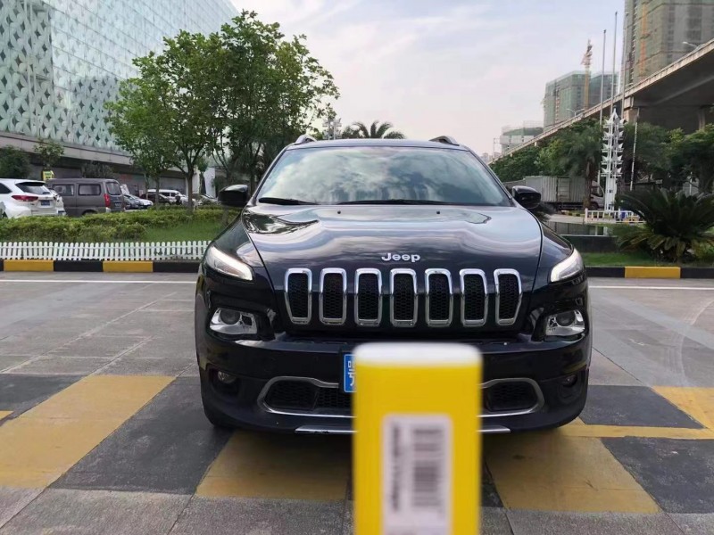 宜昌16年Jeep自由光1