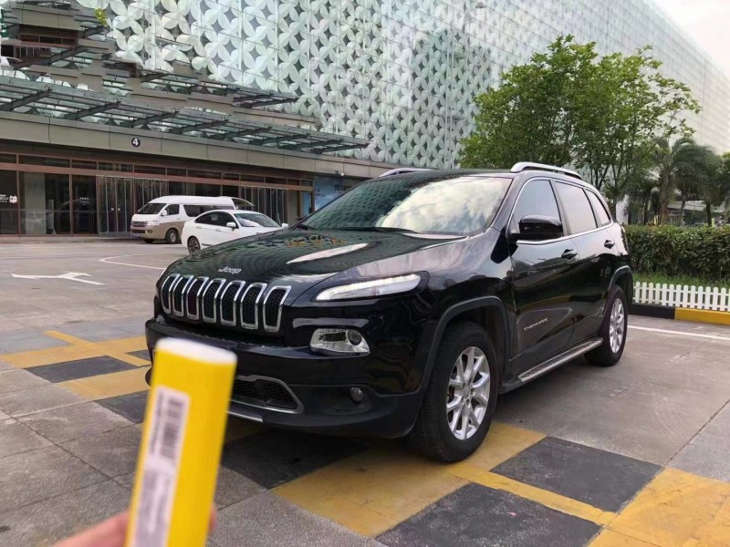 宜昌16年Jeep自由光2