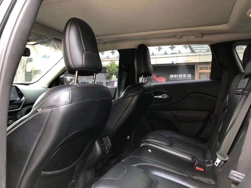 宜昌16年Jeep自由光6
