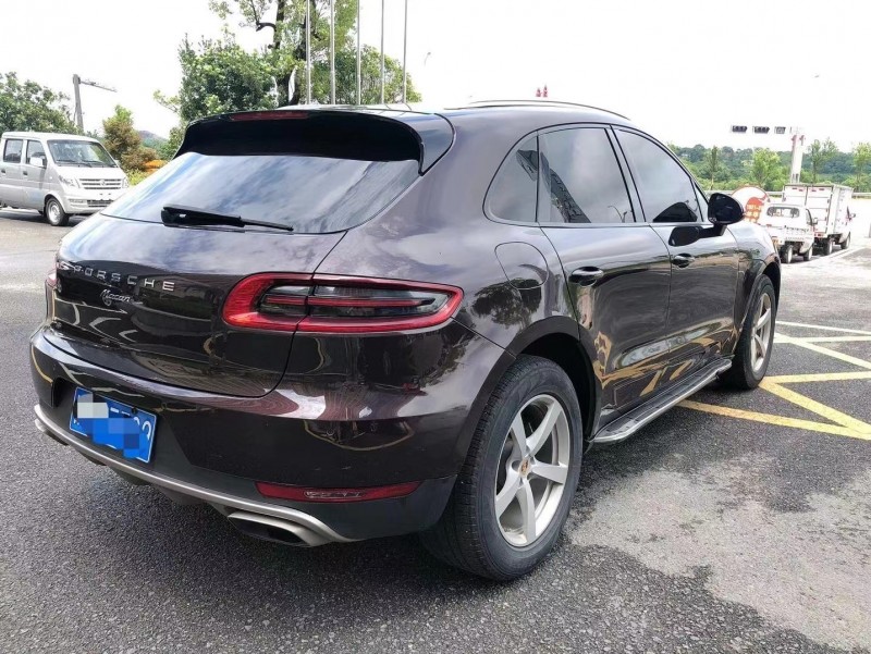 新余18年保時捷Macan8