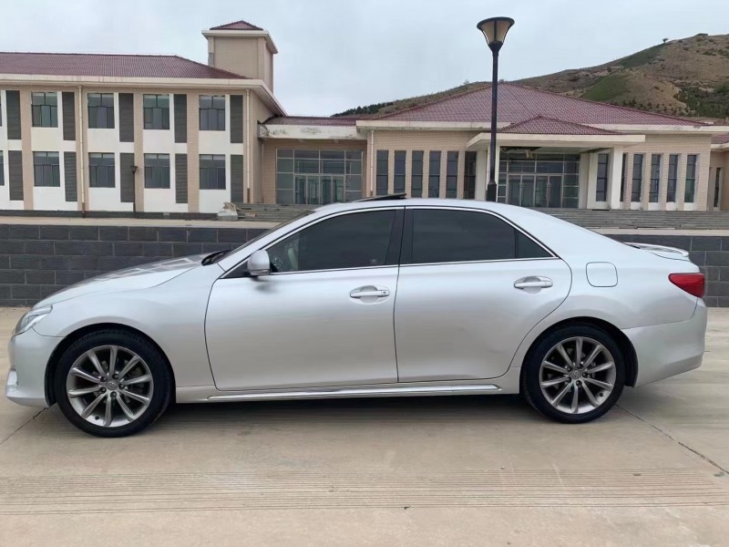 保定14年丰田锐志7