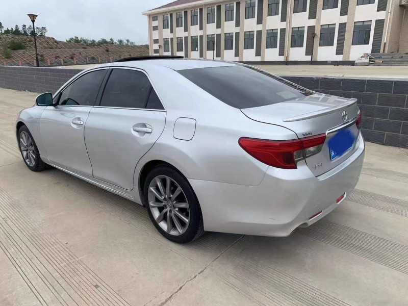 保定14年丰田锐志5