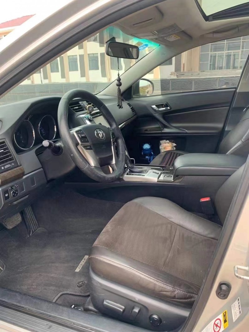 保定14年丰田锐志4