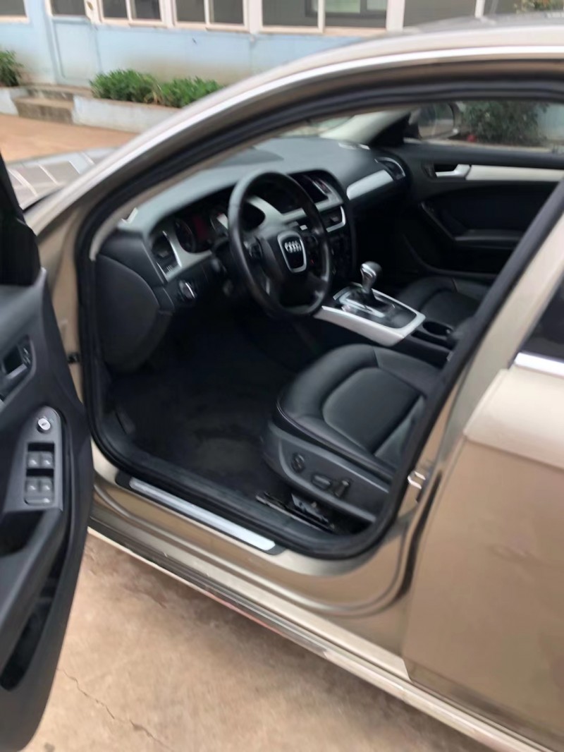 青岛12年奥迪A4L8