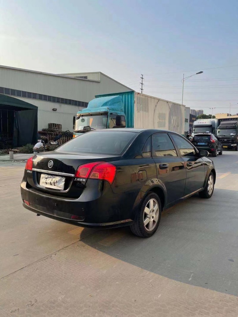 东莞12年别克凯越5