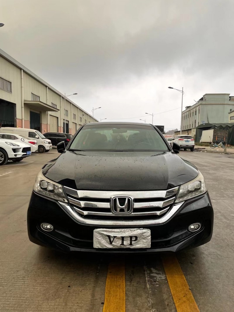 东莞14年本田雅阁1