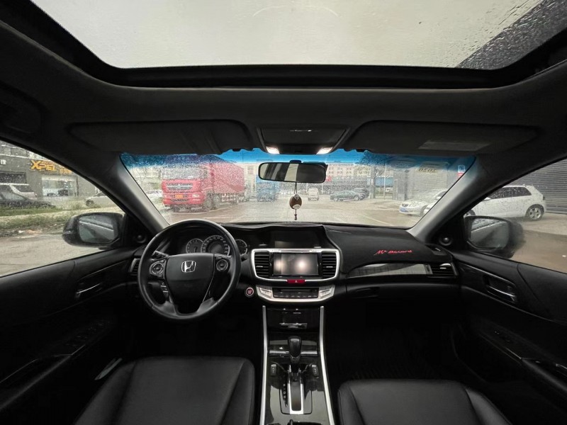 东莞14年本田雅阁7