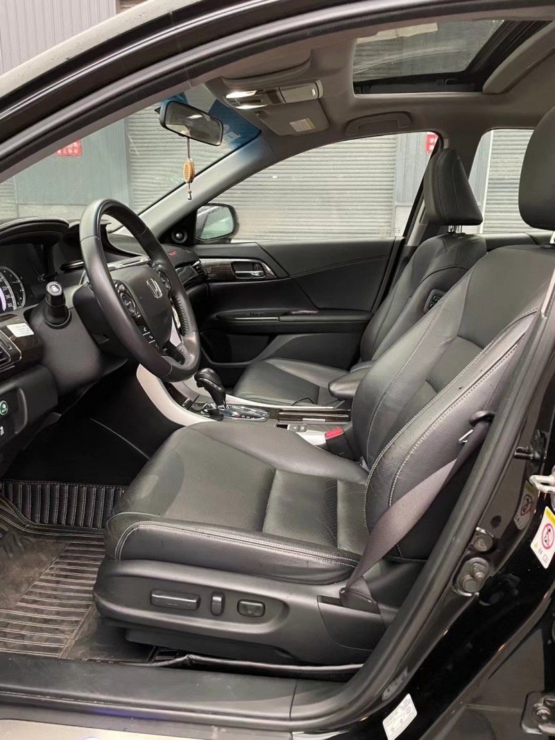 东莞14年本田雅阁8