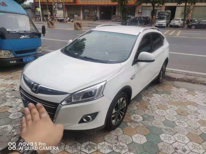 中山16年纳智捷优6 SUV1